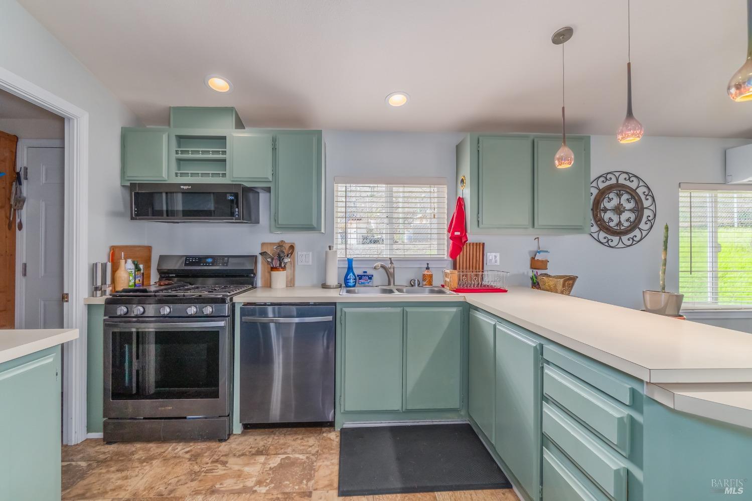 Detail Gallery Image 18 of 38 For 3699 Lakeshore Blvd, Lakeport,  CA 95453 - 3 Beds | 2 Baths