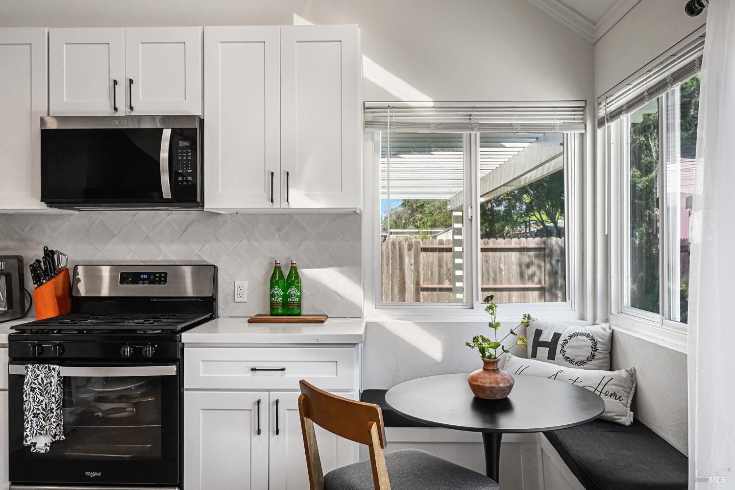 Detail Gallery Image 7 of 45 For 855 Garden Ct, Petaluma,  CA 94954 - 4 Beds | 2 Baths