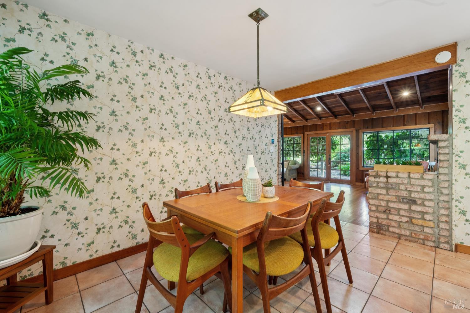 Detail Gallery Image 22 of 51 For 1311 W Dry Creek Rd, Healdsburg,  CA 95448 - 2 Beds | 1/1 Baths