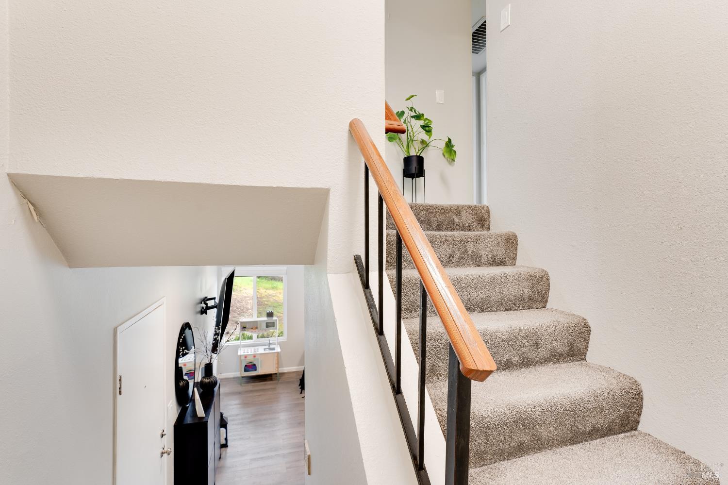 Detail Gallery Image 7 of 18 For 211 Apollo Unkn #5,  Hercules,  CA 94547 - 3 Beds | 2/1 Baths