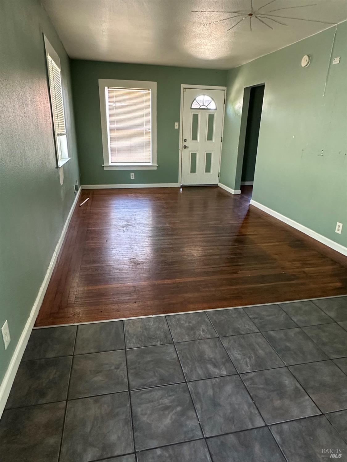 Detail Gallery Image 3 of 8 For 1815 Ohio St, Vallejo,  CA 94590 - 3 Beds | 2 Baths