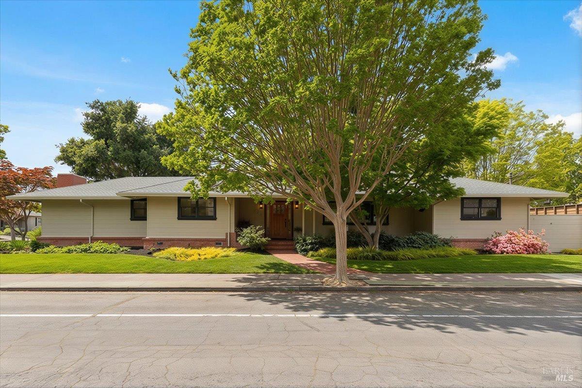 Detail Gallery Image 2 of 62 For 205 Alderbrook Dr, Santa Rosa,  CA 95405 - 3 Beds | 3 Baths