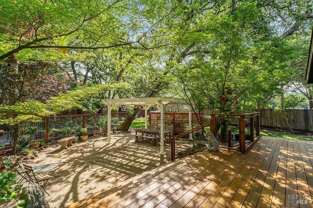 Detail Gallery Image 35 of 38 For 779 Joni Ct, Windsor,  CA 95492 - 4 Beds | 3 Baths