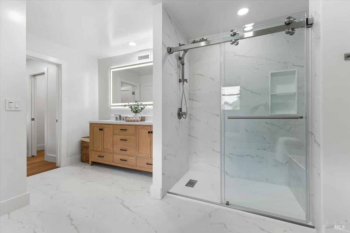 Detail Gallery Image 27 of 62 For 205 Alderbrook Dr, Santa Rosa,  CA 95405 - 3 Beds | 3 Baths