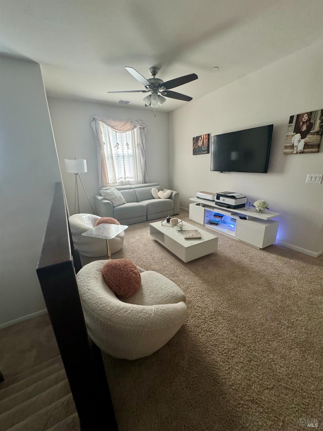 Detail Gallery Image 5 of 8 For 2043 Karen Pl, Rohnert Park,  CA 94928 - 3 Beds | 2/1 Baths