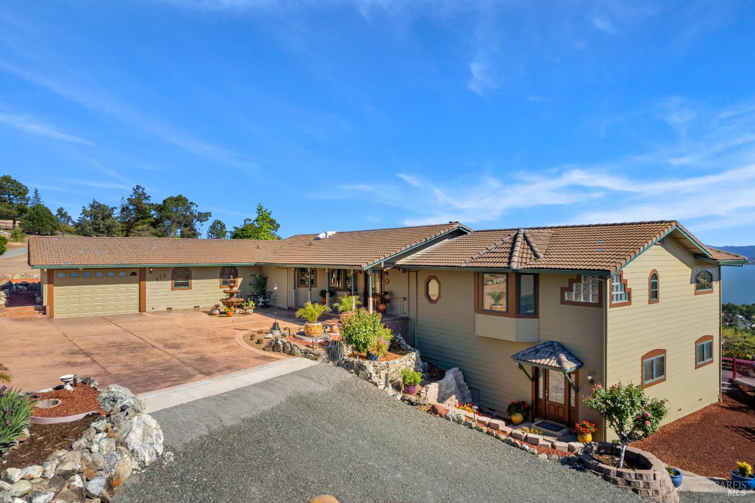 Detail Gallery Image 14 of 99 For 425 Lake Vista Dr, Lakeport,  CA 95453 - 3 Beds | 3/2 Baths