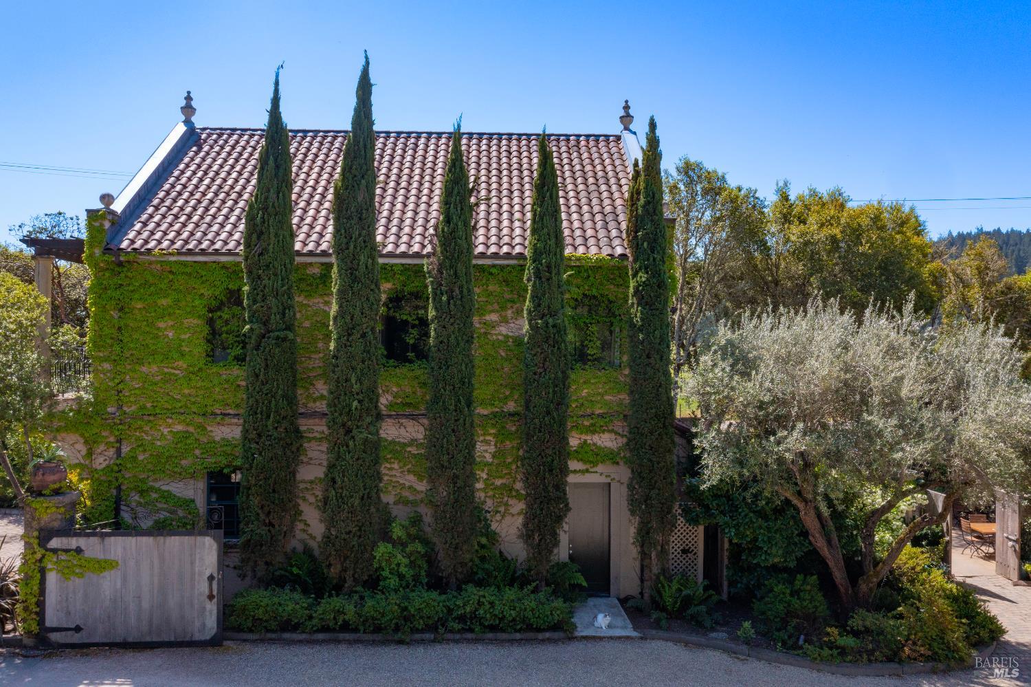 Detail Gallery Image 4 of 39 For 9000 Highway 128 Hwy, Philo,  CA 95466 - 9 Beds | 10 Baths