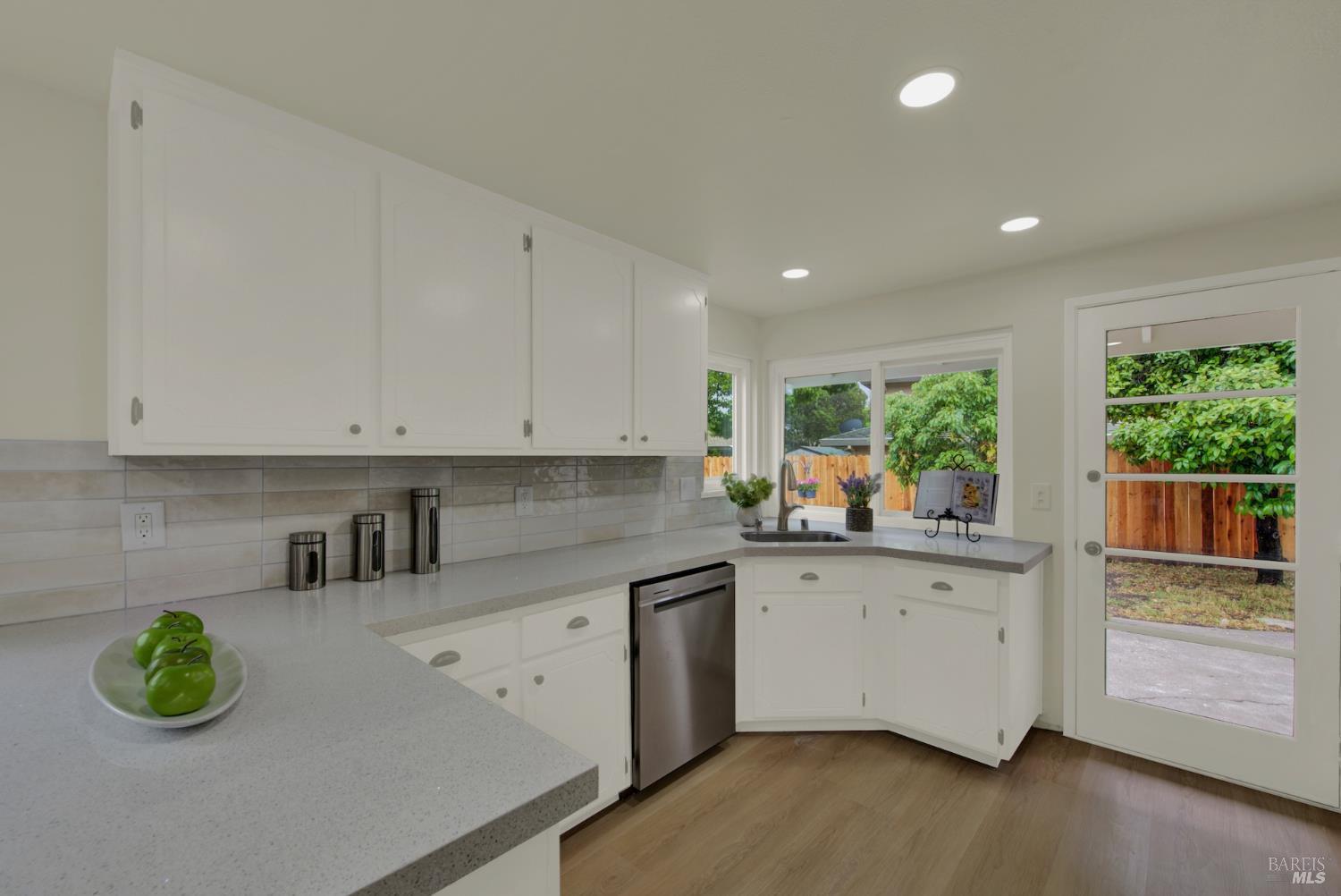 Detail Gallery Image 20 of 64 For 413 Violet Ct, Fairfield,  CA 94533 - 4 Beds | 2 Baths