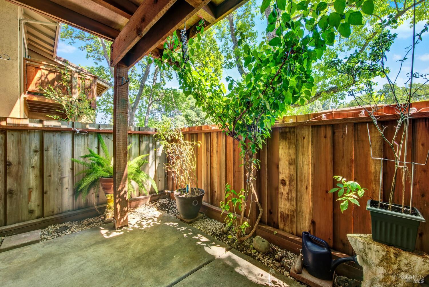 Detail Gallery Image 33 of 48 For 548 Arcadia Dr, Vacaville,  CA 95687 - 2 Beds | 1 Baths