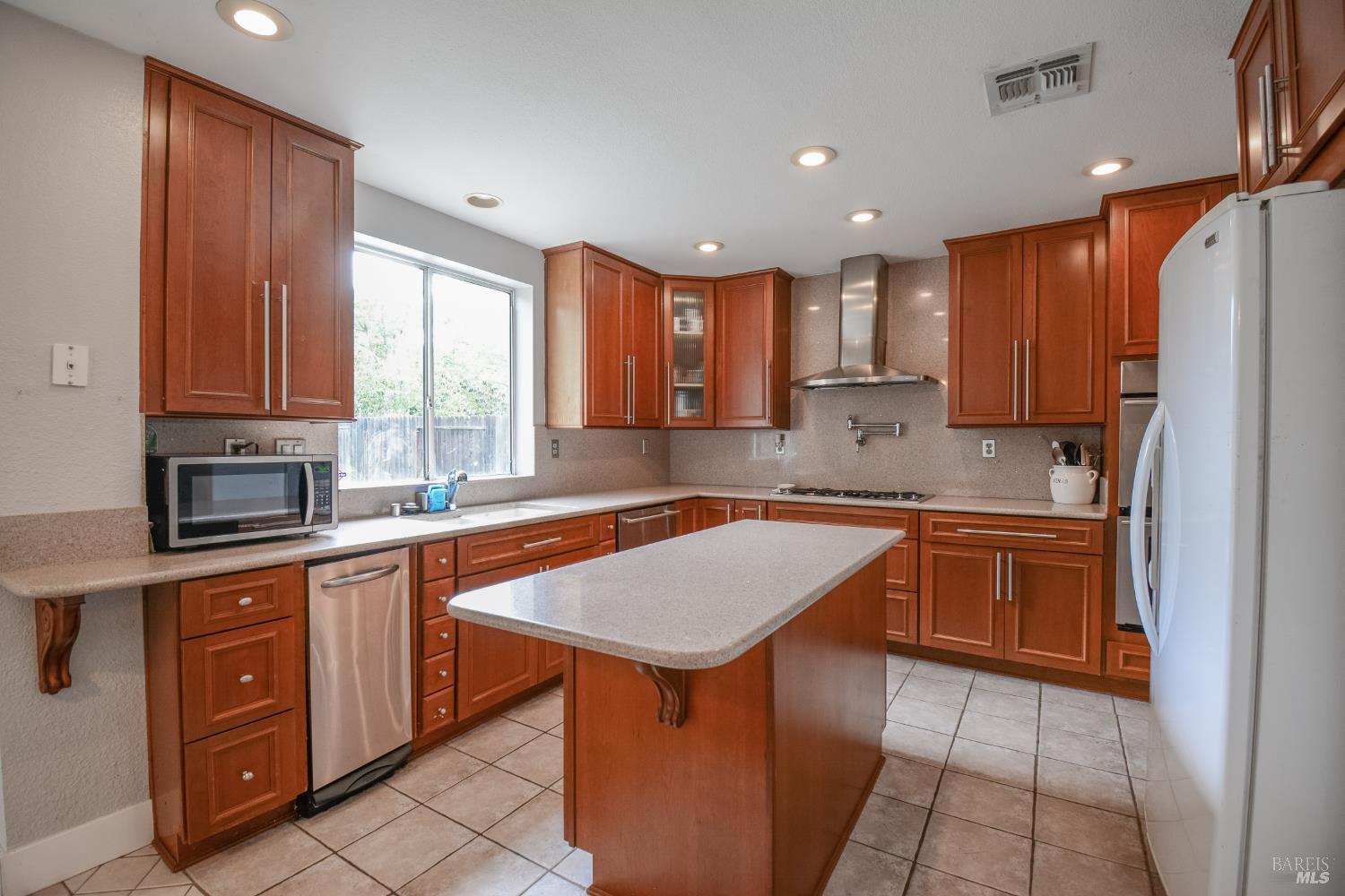 Detail Gallery Image 15 of 53 For 640 Ferguson Ct, Dixon,  CA 95620 - 4 Beds | 3/1 Baths