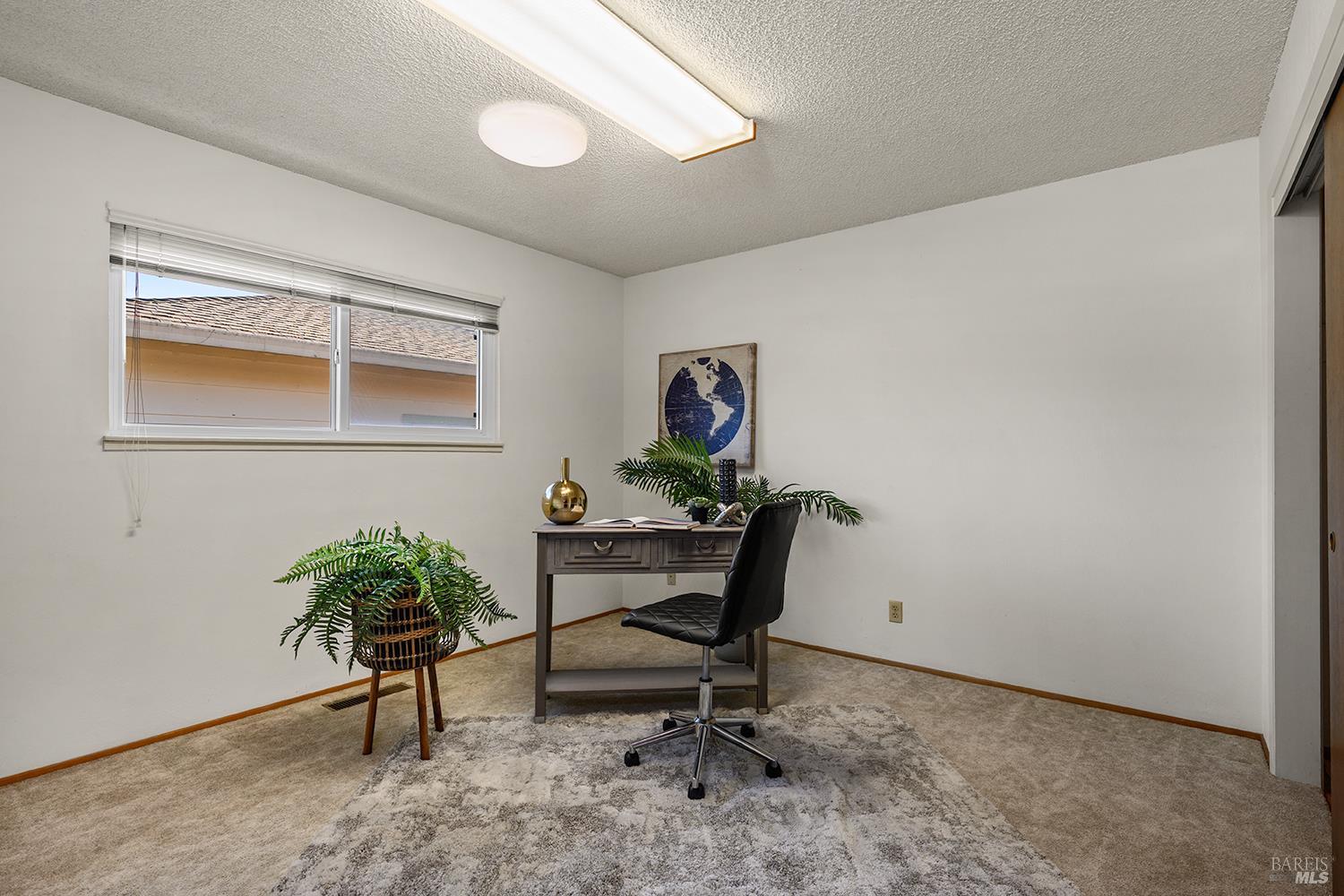 Detail Gallery Image 15 of 31 For 429 Eileen Dr, Sebastopol,  CA 95472 - 3 Beds | 2 Baths