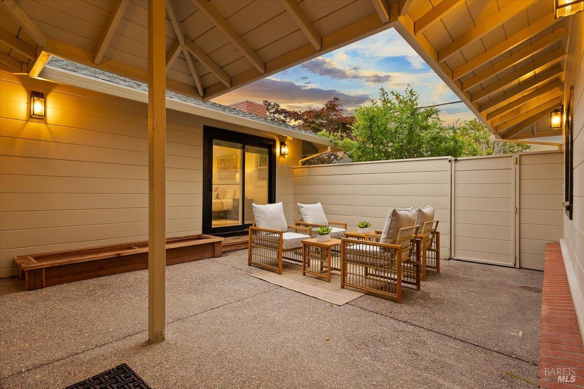 Detail Gallery Image 46 of 62 For 205 Alderbrook Dr, Santa Rosa,  CA 95405 - 3 Beds | 3 Baths