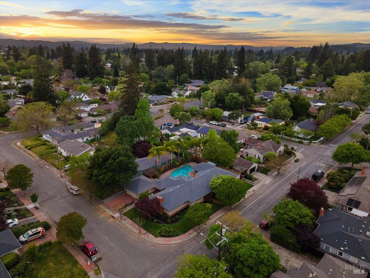 Detail Gallery Image 57 of 62 For 205 Alderbrook Dr, Santa Rosa,  CA 95405 - 3 Beds | 3 Baths