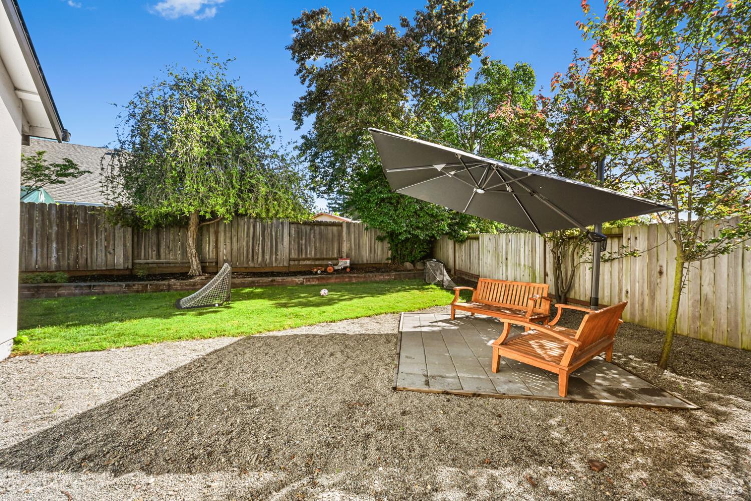 Detail Gallery Image 40 of 45 For 855 Garden Ct, Petaluma,  CA 94954 - 4 Beds | 2 Baths