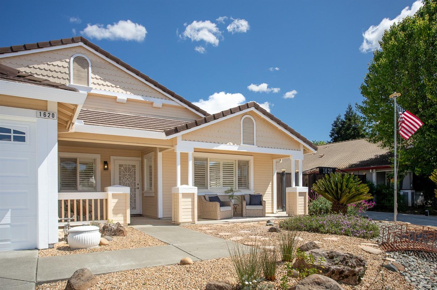 Detail Gallery Image 2 of 52 For 1620 Austin Dr, Dixon,  CA 95620 - 4 Beds | 2 Baths