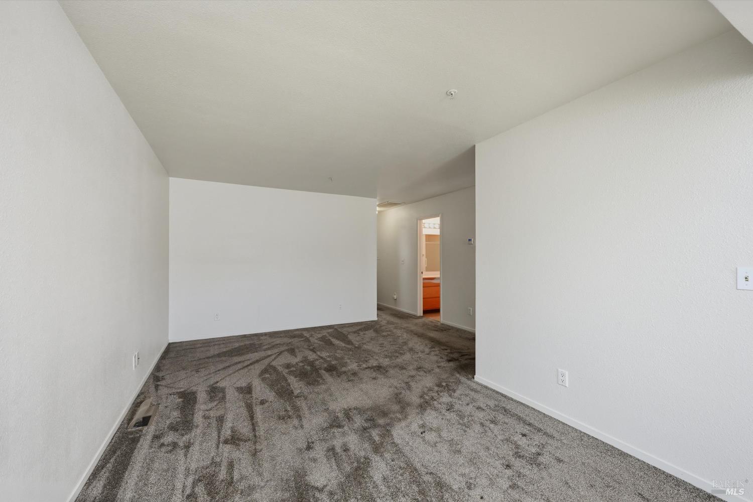 Detail Gallery Image 13 of 26 For 786 William Ct, Napa,  CA 94558 - 2 Beds | 2 Baths