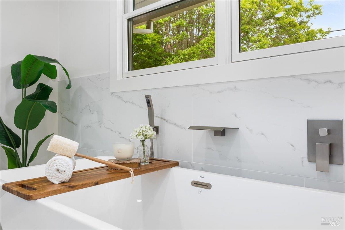 Detail Gallery Image 29 of 62 For 205 Alderbrook Dr, Santa Rosa,  CA 95405 - 3 Beds | 3 Baths