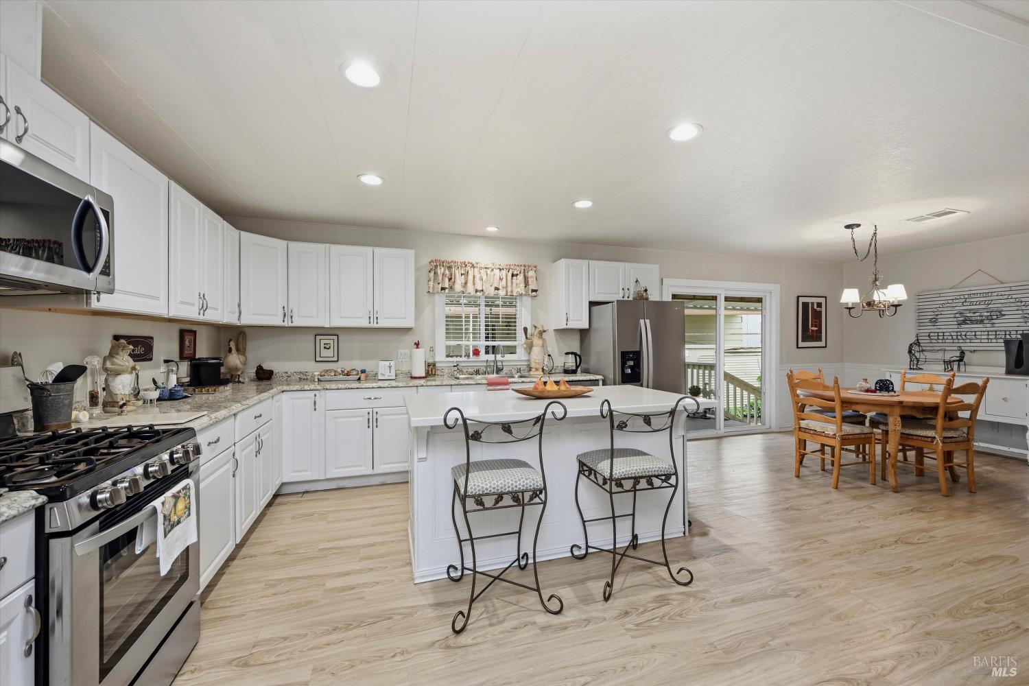 Detail Gallery Image 8 of 43 For 2412 Foothill Blvd 178, Calistoga,  CA 94515 - 2 Beds | 2 Baths