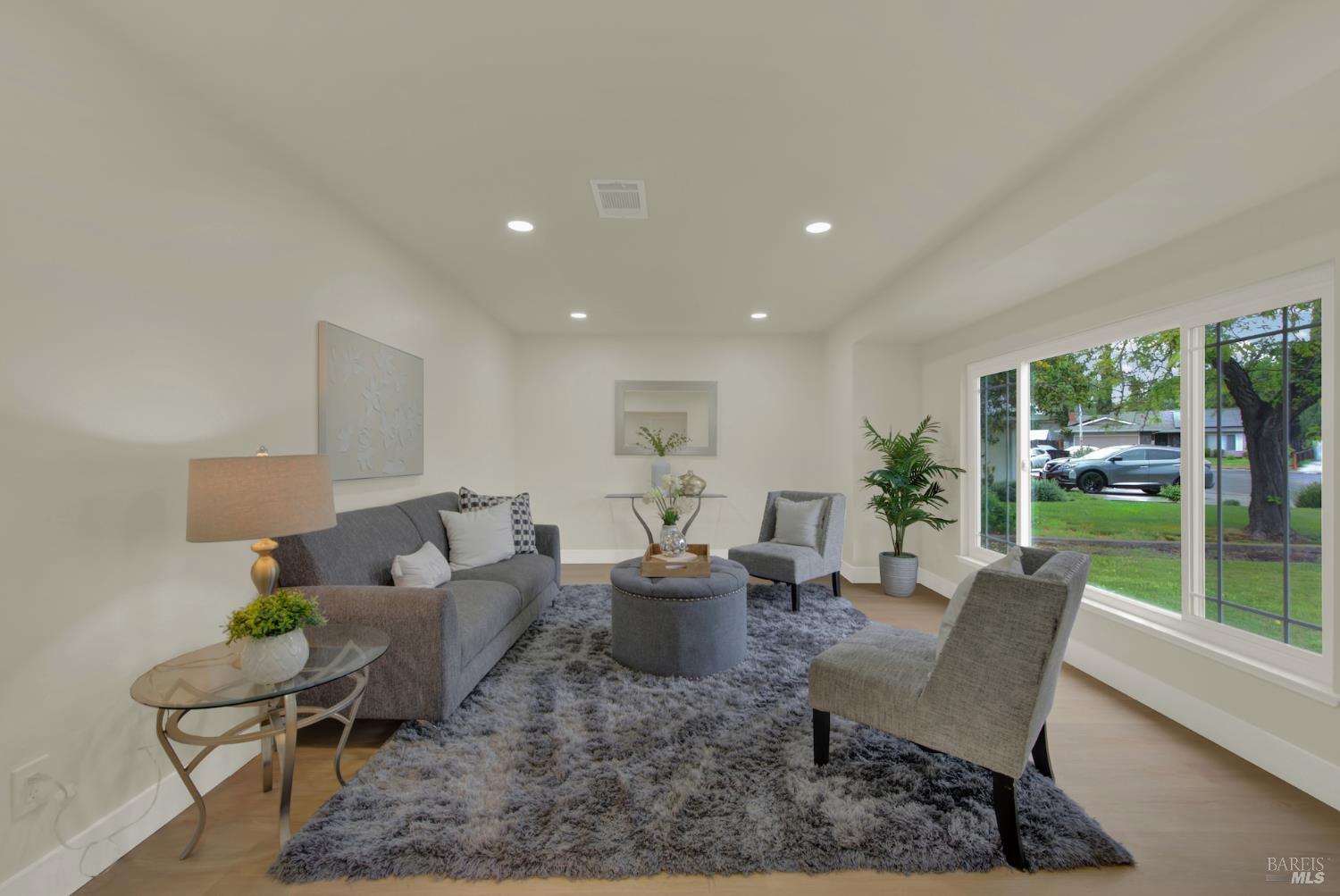 Detail Gallery Image 4 of 64 For 413 Violet Ct, Fairfield,  CA 94533 - 4 Beds | 2 Baths