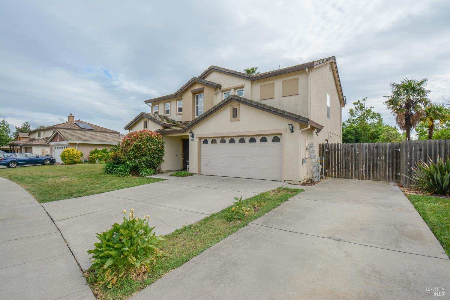 Detail Gallery Image 2 of 53 For 640 Ferguson Ct, Dixon,  CA 95620 - 4 Beds | 3/1 Baths