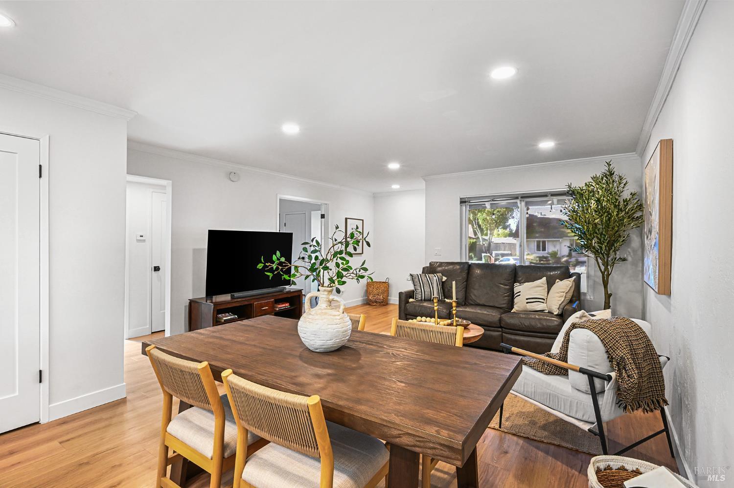 Detail Gallery Image 18 of 45 For 855 Garden Ct, Petaluma,  CA 94954 - 4 Beds | 2 Baths