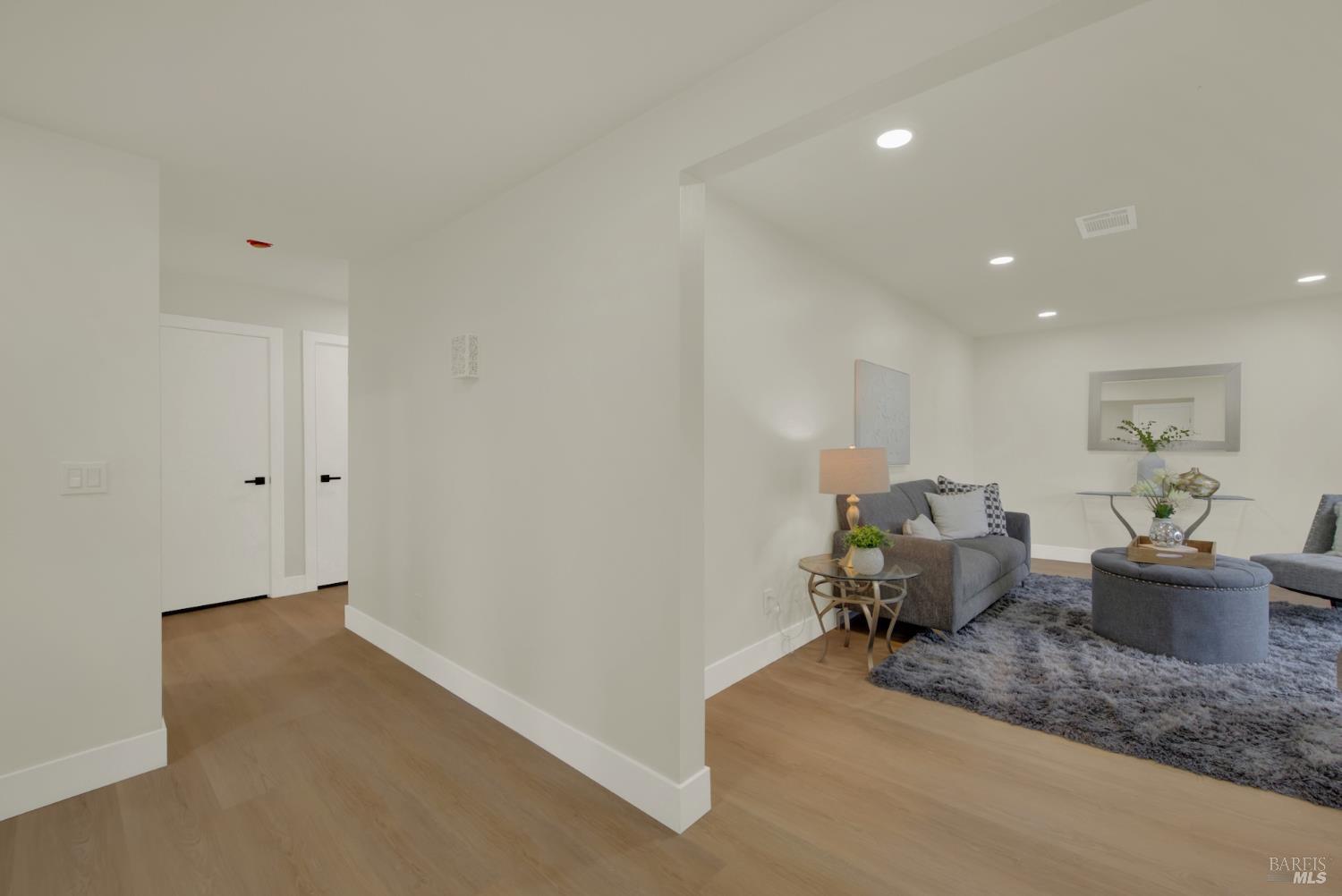 Detail Gallery Image 3 of 64 For 413 Violet Ct, Fairfield,  CA 94533 - 4 Beds | 2 Baths