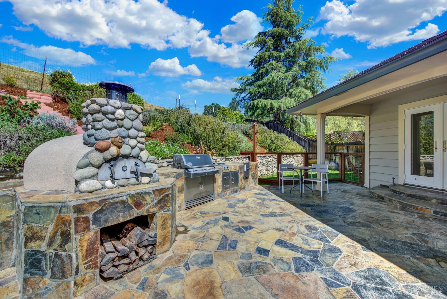 Detail Gallery Image 44 of 59 For 1064 Stonebridge Dr, Napa,  CA 94558 - 3 Beds | 2/1 Baths
