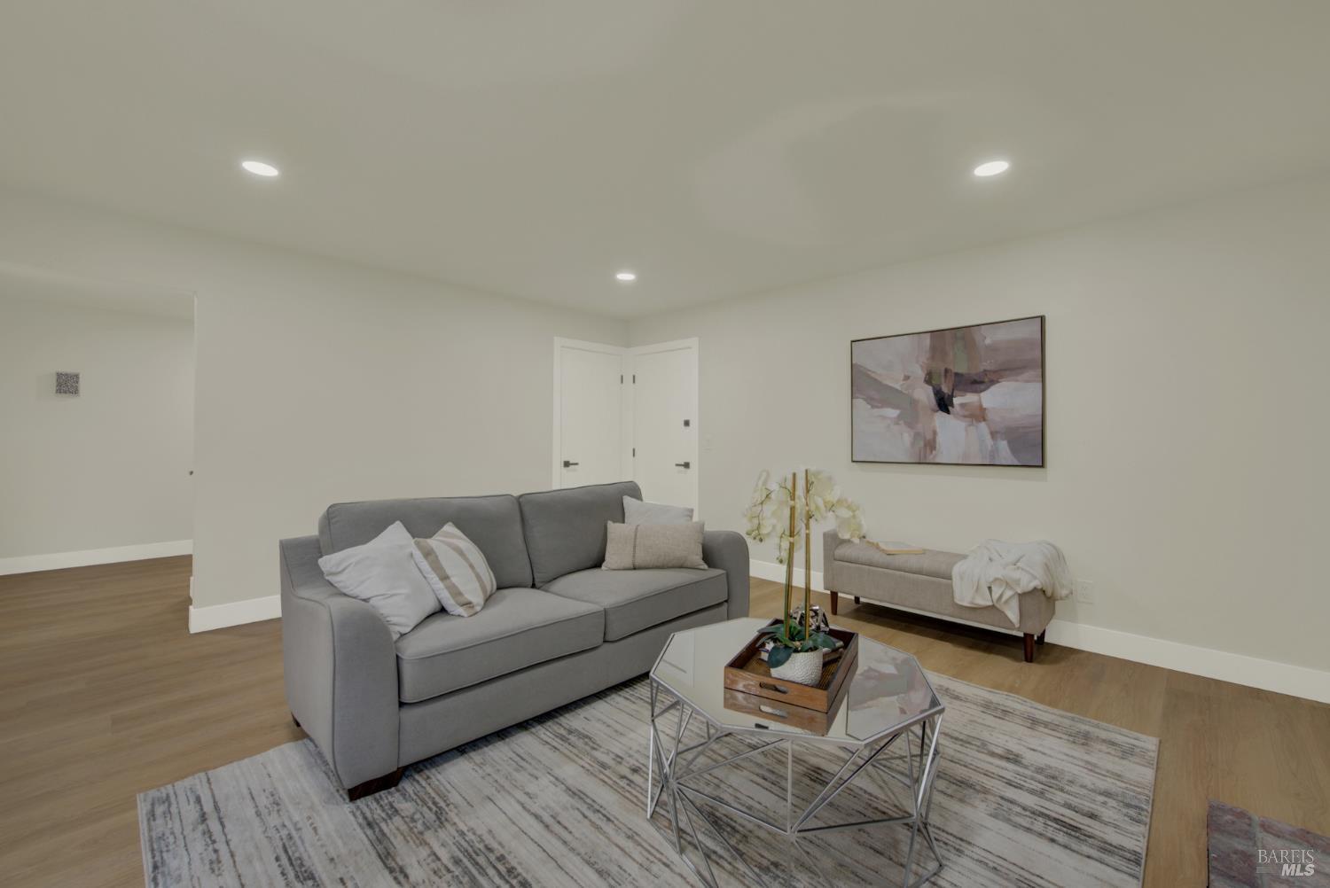 Detail Gallery Image 14 of 64 For 413 Violet Ct, Fairfield,  CA 94533 - 4 Beds | 2 Baths