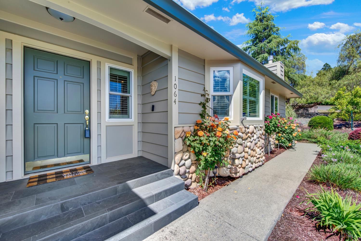 Detail Gallery Image 4 of 59 For 1064 Stonebridge Dr, Napa,  CA 94558 - 3 Beds | 2/1 Baths