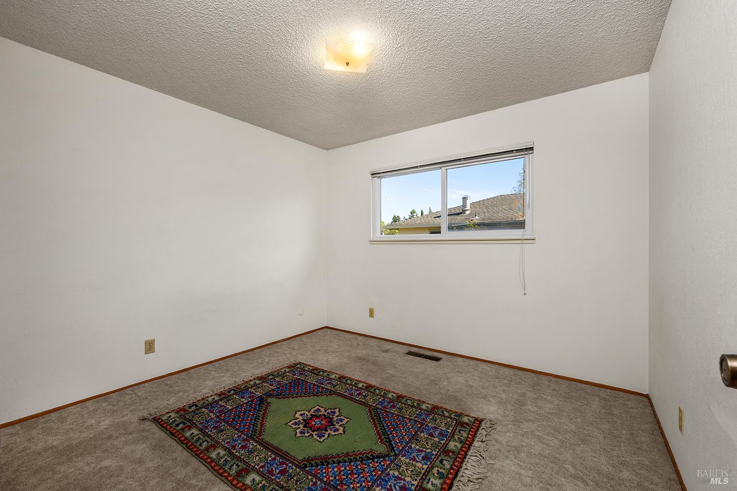 Detail Gallery Image 16 of 31 For 429 Eileen Dr, Sebastopol,  CA 95472 - 3 Beds | 2 Baths