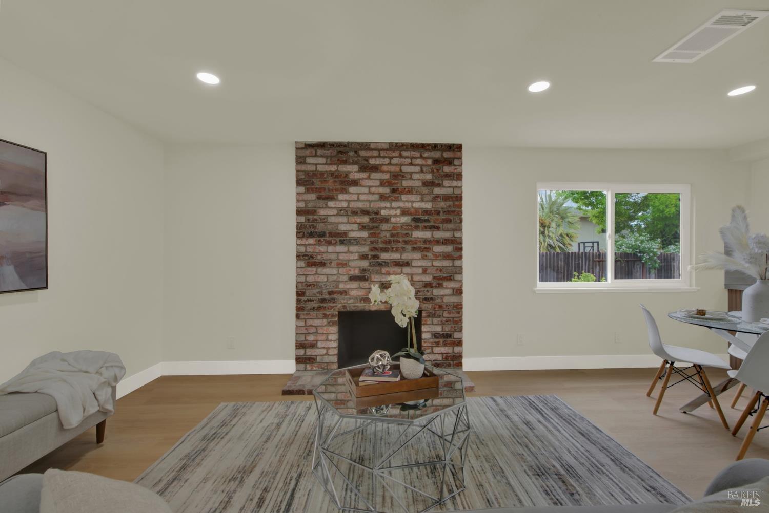 Detail Gallery Image 10 of 64 For 413 Violet Ct, Fairfield,  CA 94533 - 4 Beds | 2 Baths