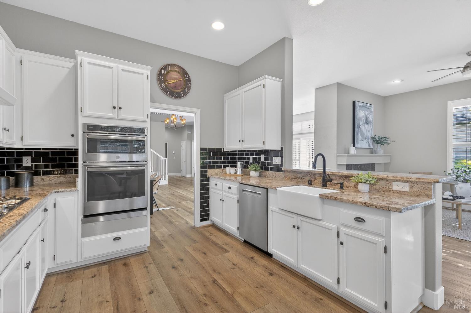 Detail Gallery Image 12 of 28 For 10 Makena Ct, Petaluma,  CA 94954 - 4 Beds | 3 Baths