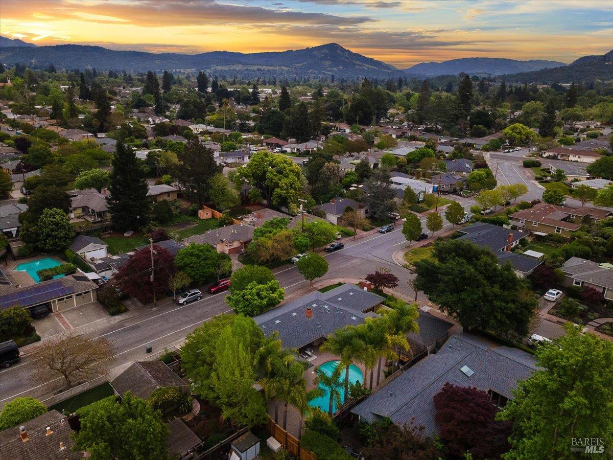 Detail Gallery Image 60 of 62 For 205 Alderbrook Dr, Santa Rosa,  CA 95405 - 3 Beds | 3 Baths