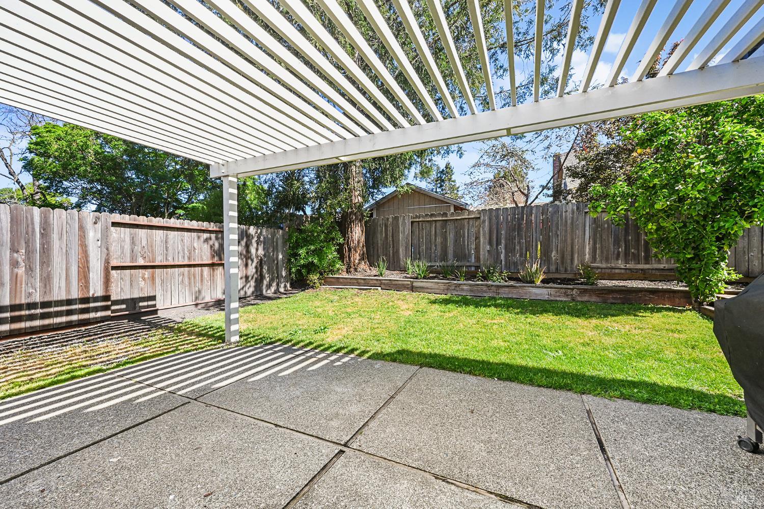 Detail Gallery Image 35 of 45 For 855 Garden Ct, Petaluma,  CA 94954 - 4 Beds | 2 Baths