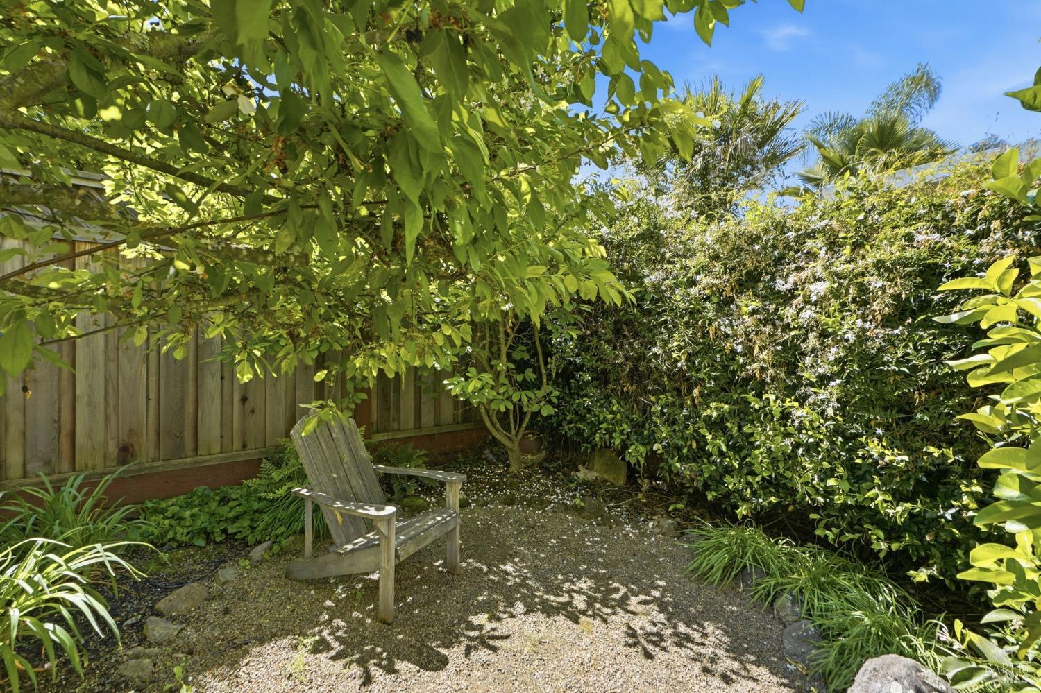 Detail Gallery Image 37 of 48 For 925 Pinot Noir Way, Windsor,  CA 95492 - 4 Beds | 3 Baths