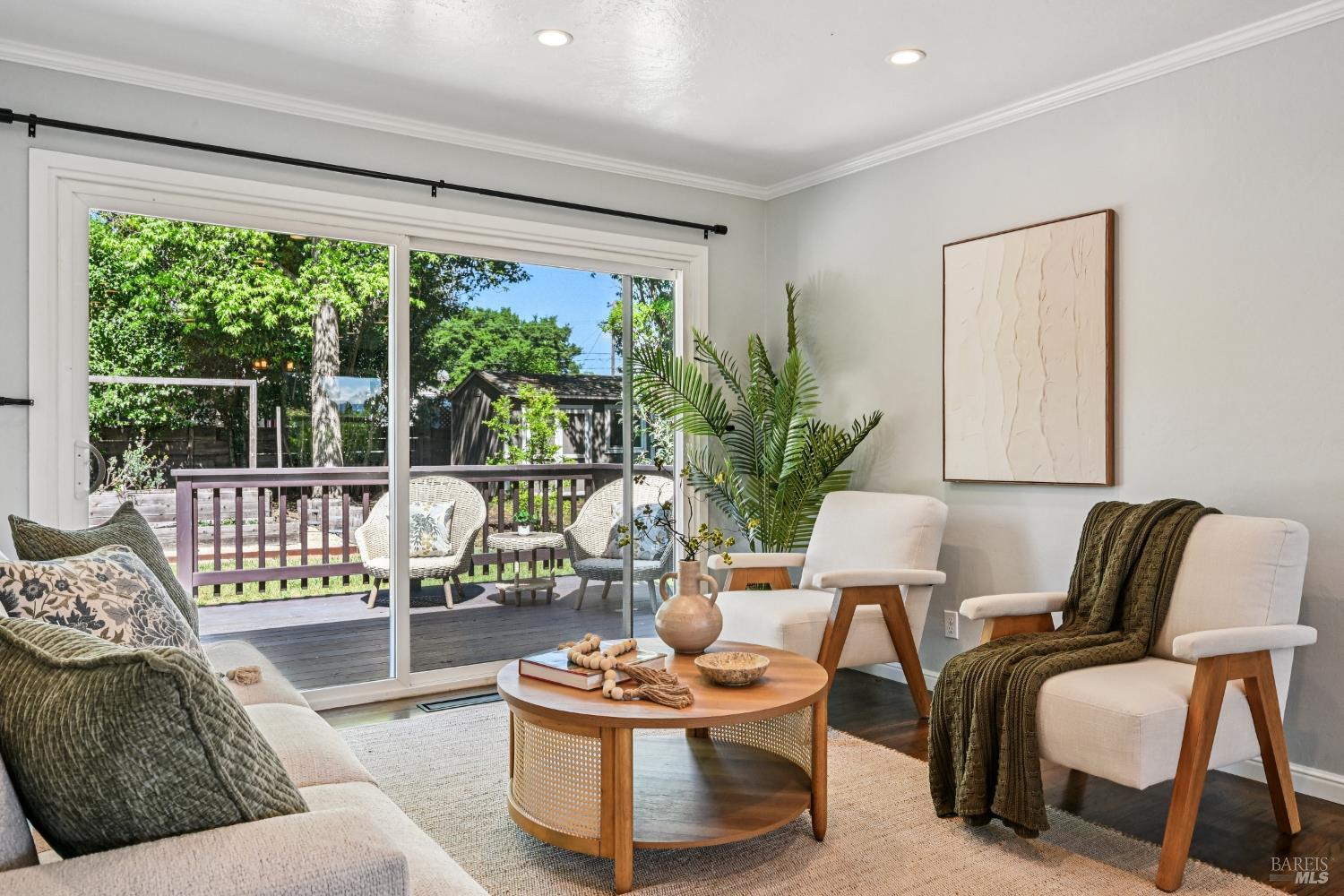 Detail Gallery Image 14 of 41 For 3045 Spring Creek Dr, Santa Rosa,  CA 95405 - 3 Beds | 1 Baths