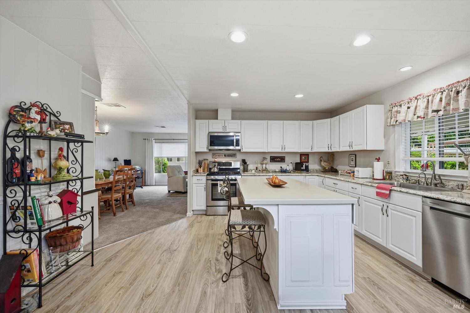 Detail Gallery Image 9 of 43 For 2412 Foothill Blvd 178, Calistoga,  CA 94515 - 2 Beds | 2 Baths