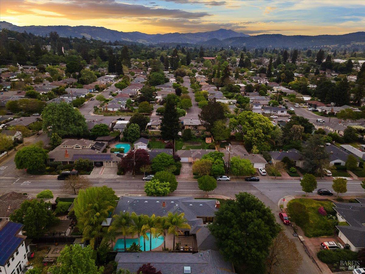 Detail Gallery Image 59 of 62 For 205 Alderbrook Dr, Santa Rosa,  CA 95405 - 3 Beds | 3 Baths