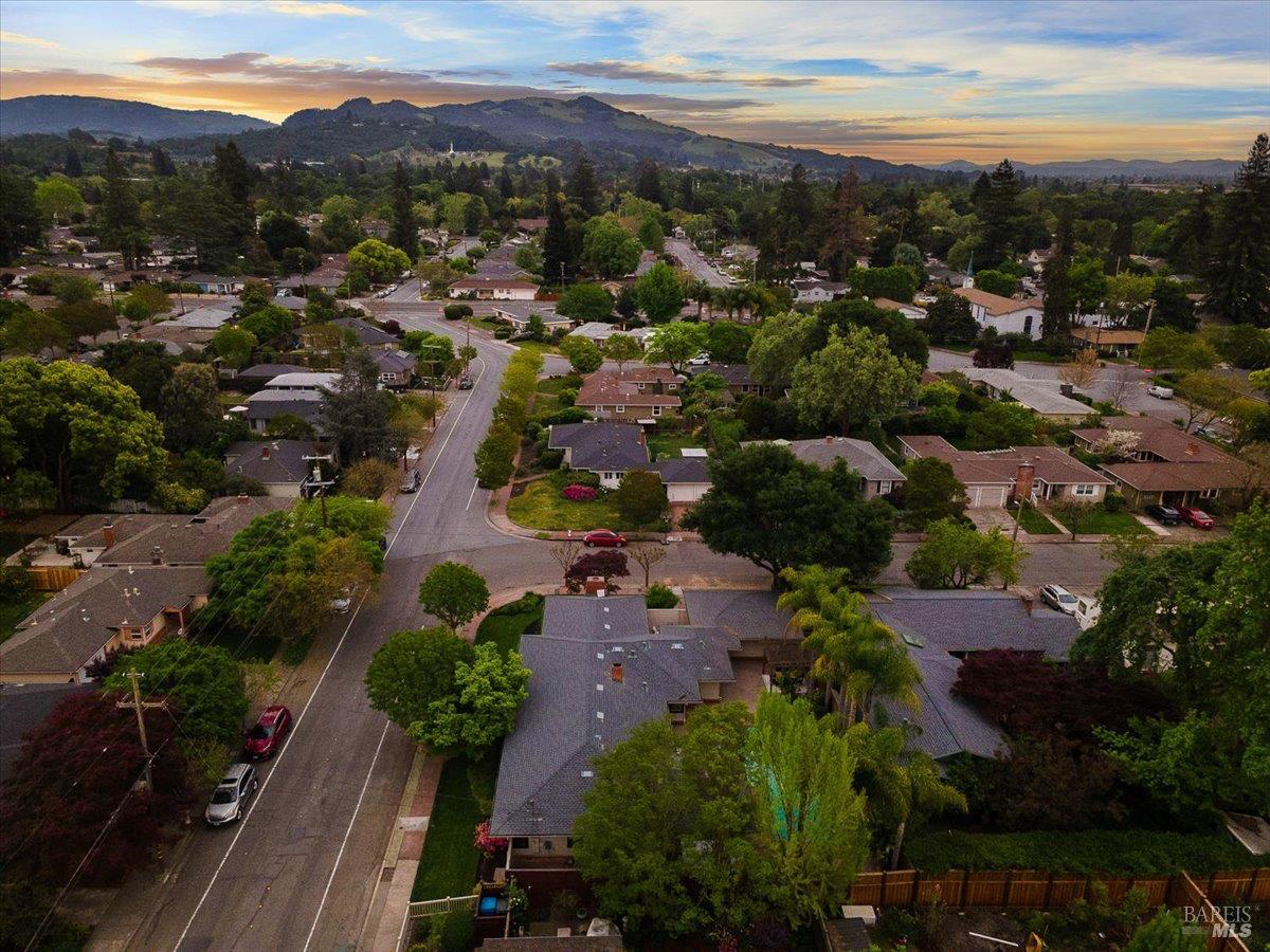 Detail Gallery Image 61 of 62 For 205 Alderbrook Dr, Santa Rosa,  CA 95405 - 3 Beds | 3 Baths