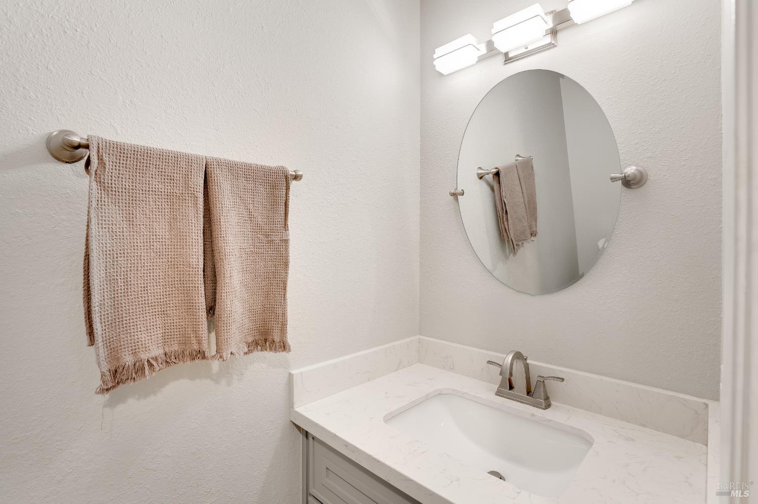 Detail Gallery Image 6 of 18 For 211 Apollo Unkn #5,  Hercules,  CA 94547 - 3 Beds | 2/1 Baths