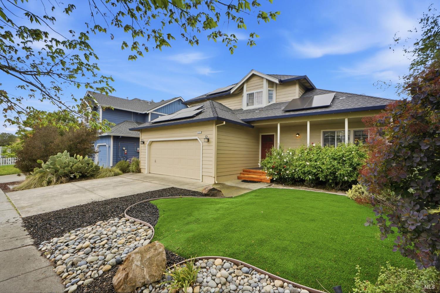 Detail Gallery Image 2 of 24 For 1731 Walnut Creek Dr, Santa Rosa,  CA 95403 - 4 Beds | 2/1 Baths