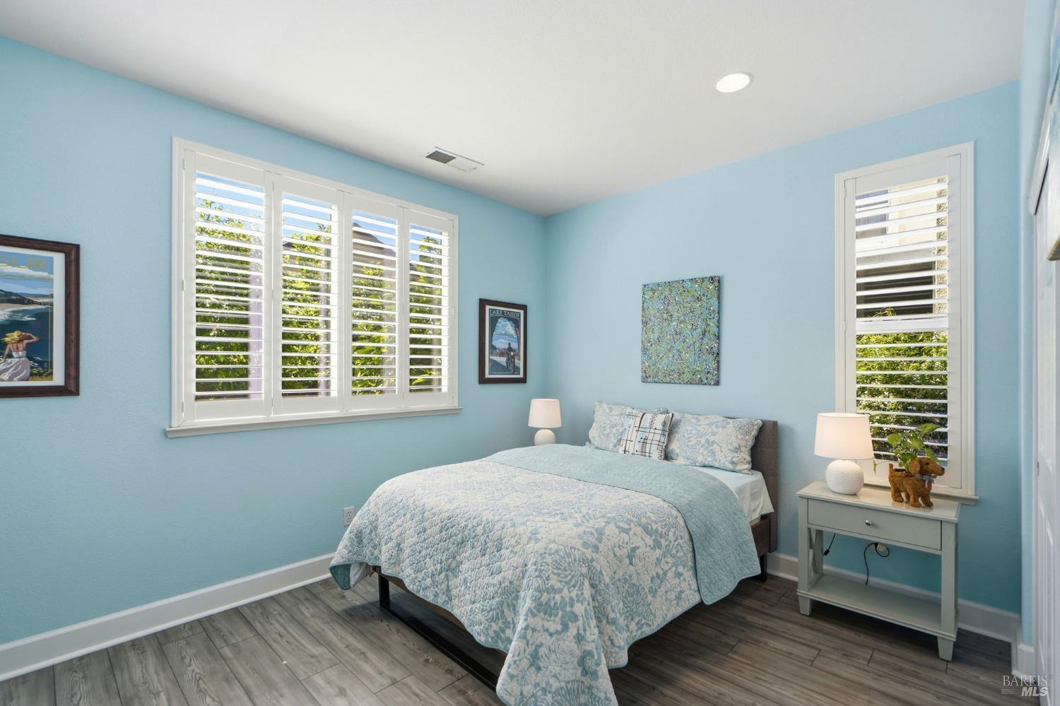 Detail Gallery Image 18 of 48 For 925 Pinot Noir Way, Windsor,  CA 95492 - 4 Beds | 3 Baths