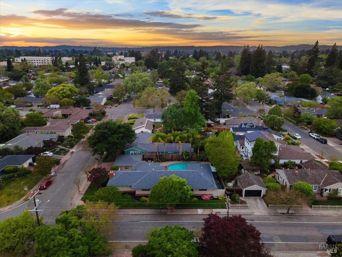 Detail Gallery Image 56 of 62 For 205 Alderbrook Dr, Santa Rosa,  CA 95405 - 3 Beds | 3 Baths