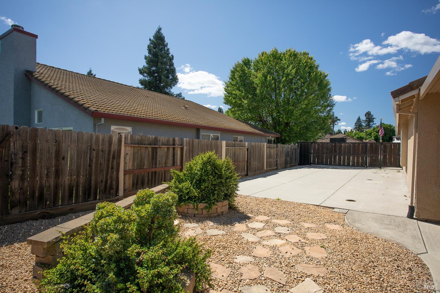 Detail Gallery Image 43 of 52 For 1620 Austin Dr, Dixon,  CA 95620 - 4 Beds | 2 Baths