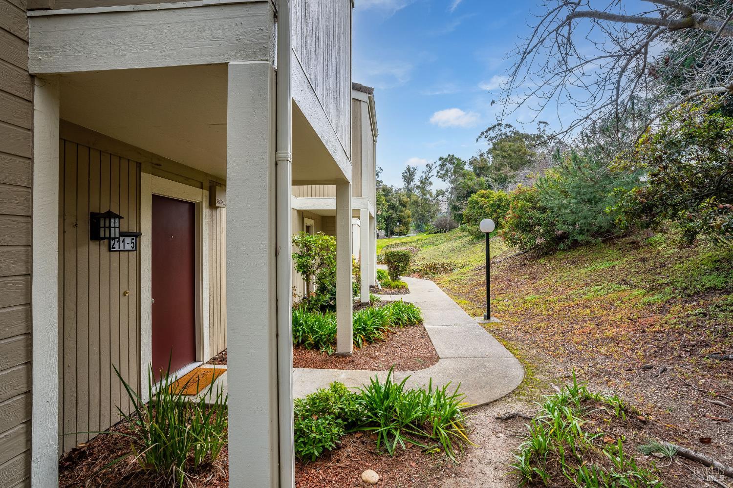 Front Image Thumbnail for BA326027872