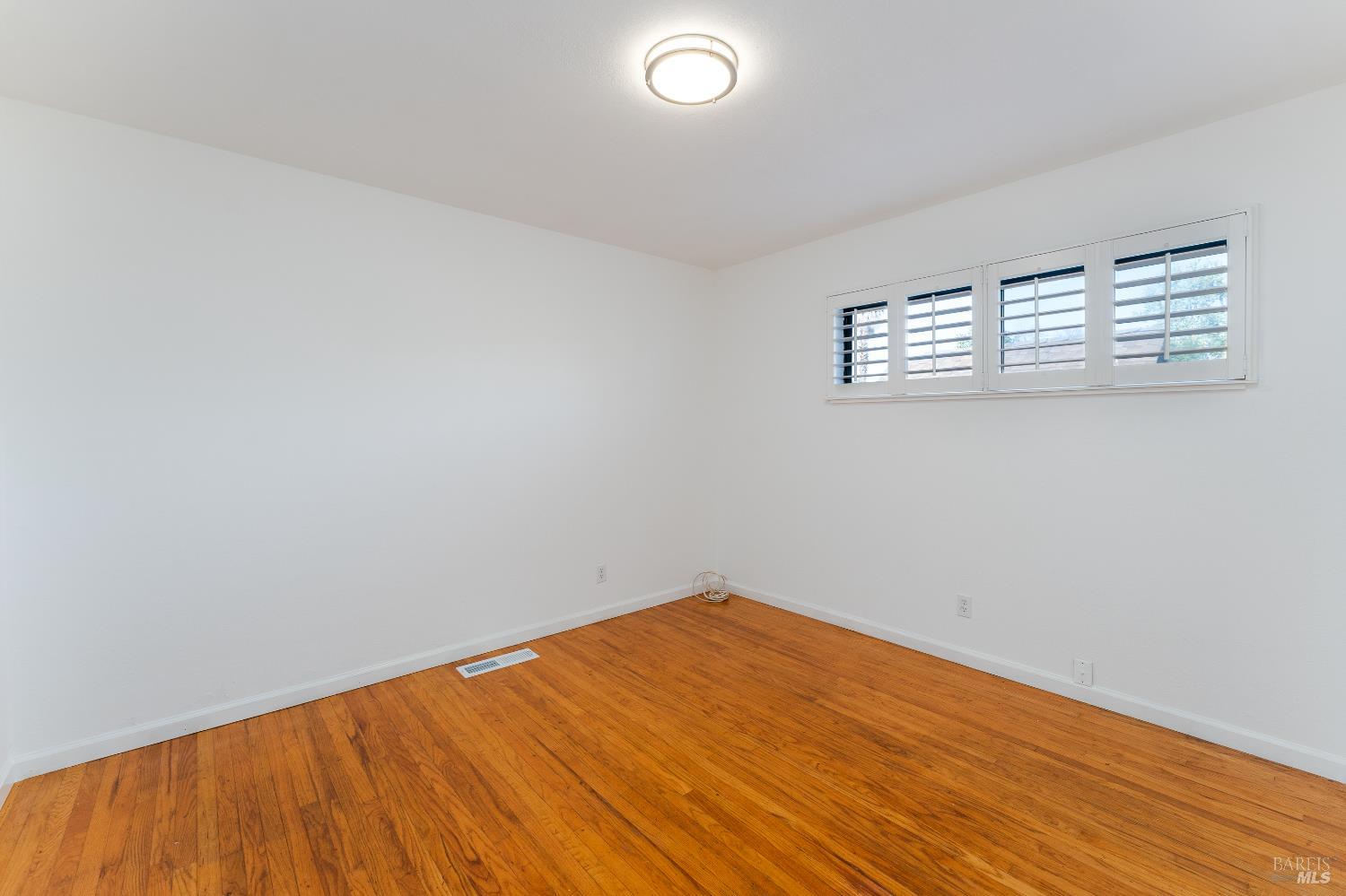 Detail Gallery Image 12 of 16 For 1803 S Dora St, Ukiah,  CA 95482 - 3 Beds | 1 Baths