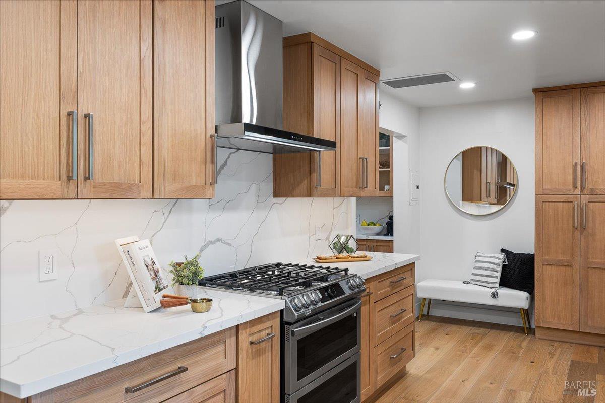 Detail Gallery Image 19 of 62 For 205 Alderbrook Dr, Santa Rosa,  CA 95405 - 3 Beds | 3 Baths