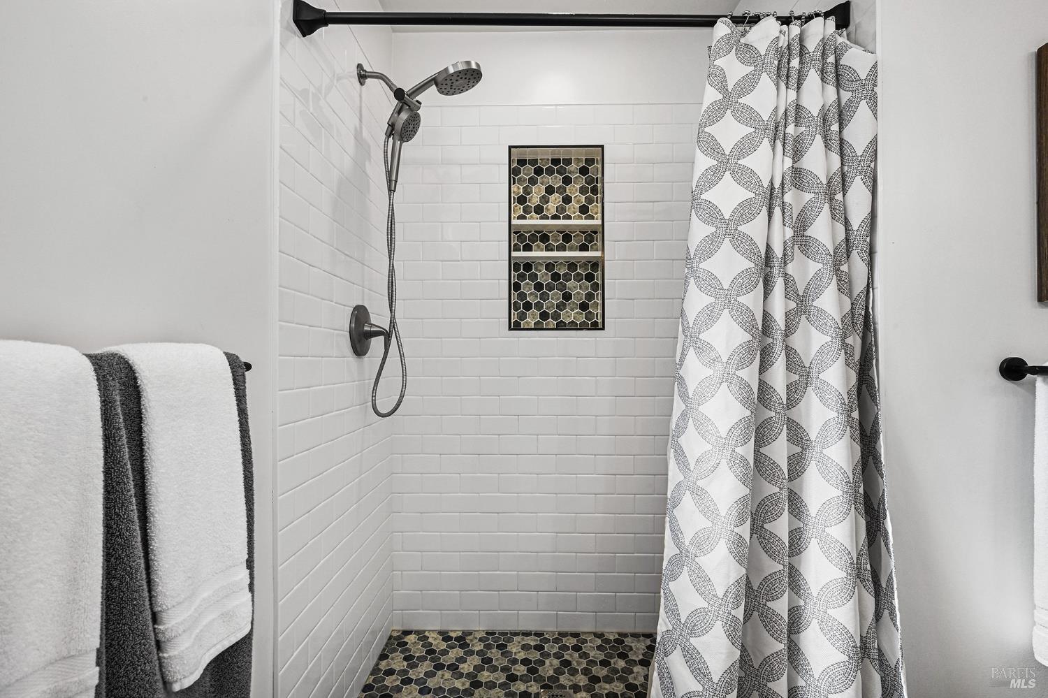 Detail Gallery Image 25 of 45 For 855 Garden Ct, Petaluma,  CA 94954 - 4 Beds | 2 Baths