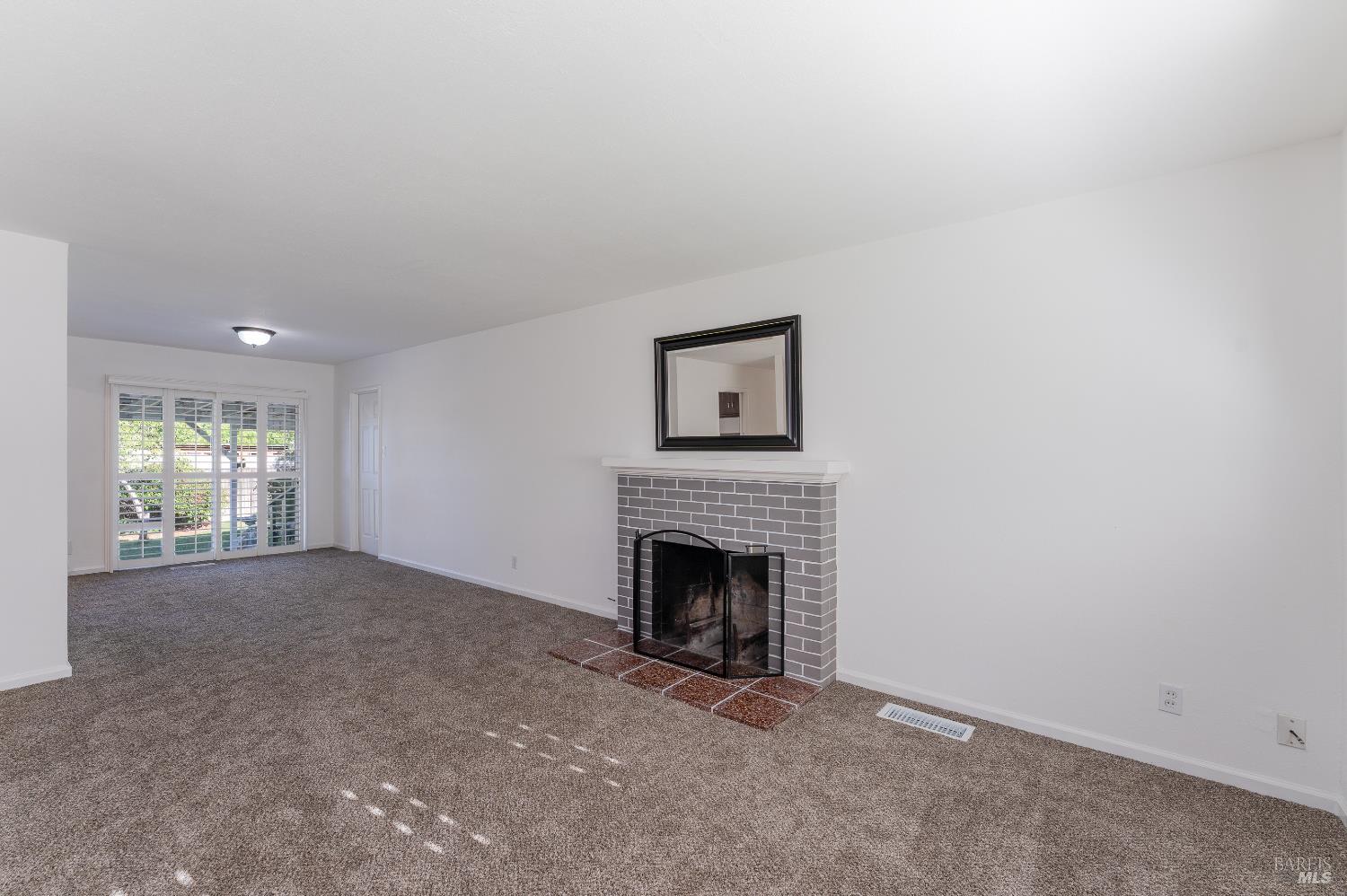 Detail Gallery Image 4 of 16 For 1803 S Dora St, Ukiah,  CA 95482 - 3 Beds | 1 Baths