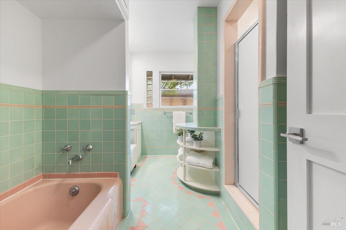 Detail Gallery Image 34 of 62 For 205 Alderbrook Dr, Santa Rosa,  CA 95405 - 3 Beds | 3 Baths